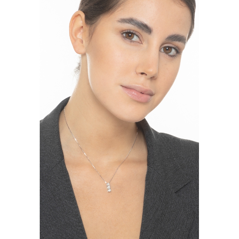 Collier en or blanc 18k avec pendentif trilogy en diamants