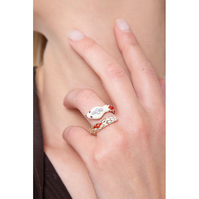 Bague en or rose 18k avec serpent à double spirale diamants  Bague en or rose 18k avec serpent à double spirale diamants