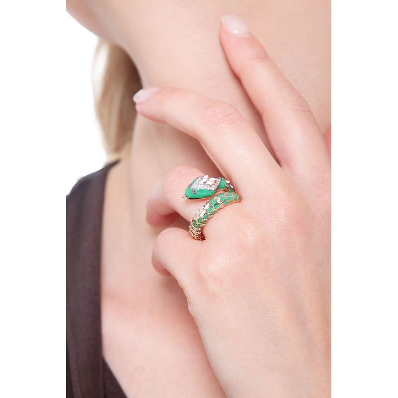 Bague serpent en or rose 18k ornée de diamants Et rubis Bague serpent en or rose 18k ornée de diamants Et rubis