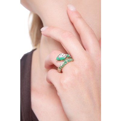 Bague serpent en or rose 18k ornée de diamants Et rubis