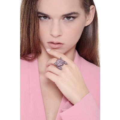 Bague Panthère Rose en or rose 18k avec pavé de saphirs roses 