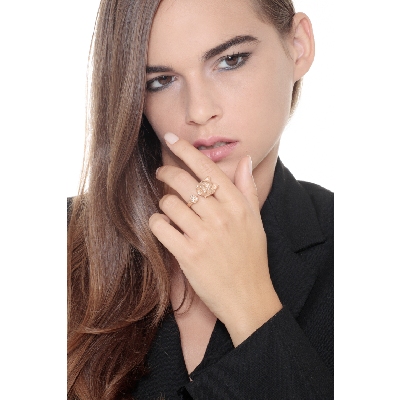 Bague chien maltais en or rose 18k avec diamants