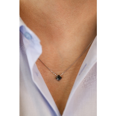 Collier homme en or blanc 18k avec un diamant noir CM50