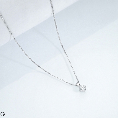 Collier or blanc 18K avec diamant brillant