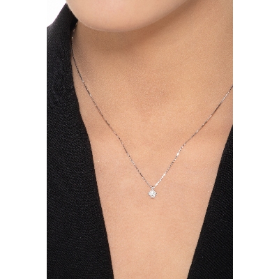 Collier en or blanc 18k avec brillant 0,20 ct