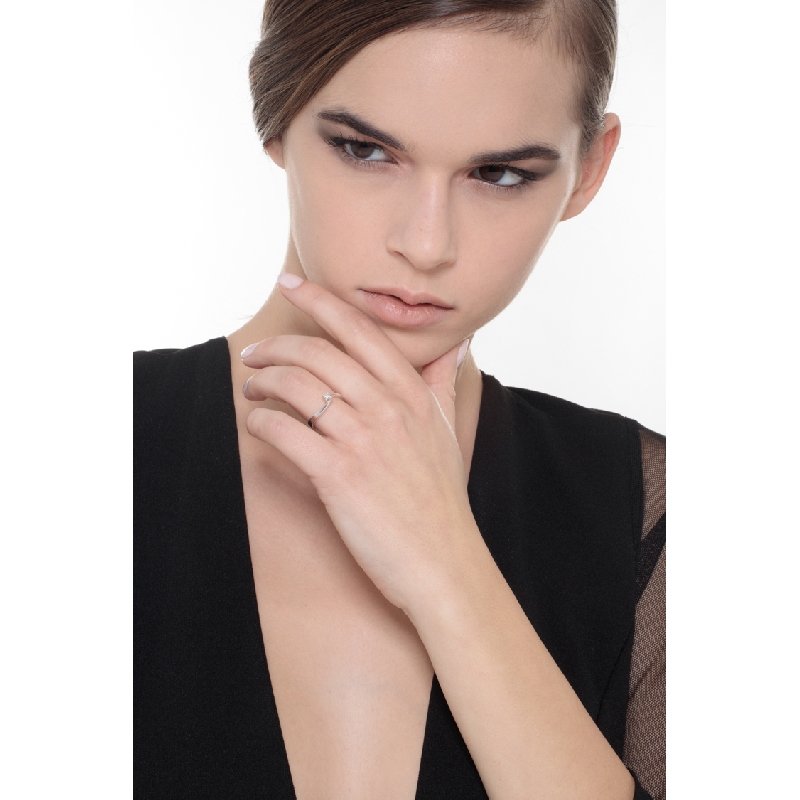 Solitaire bague 4 griffes diamant or blanc 18k