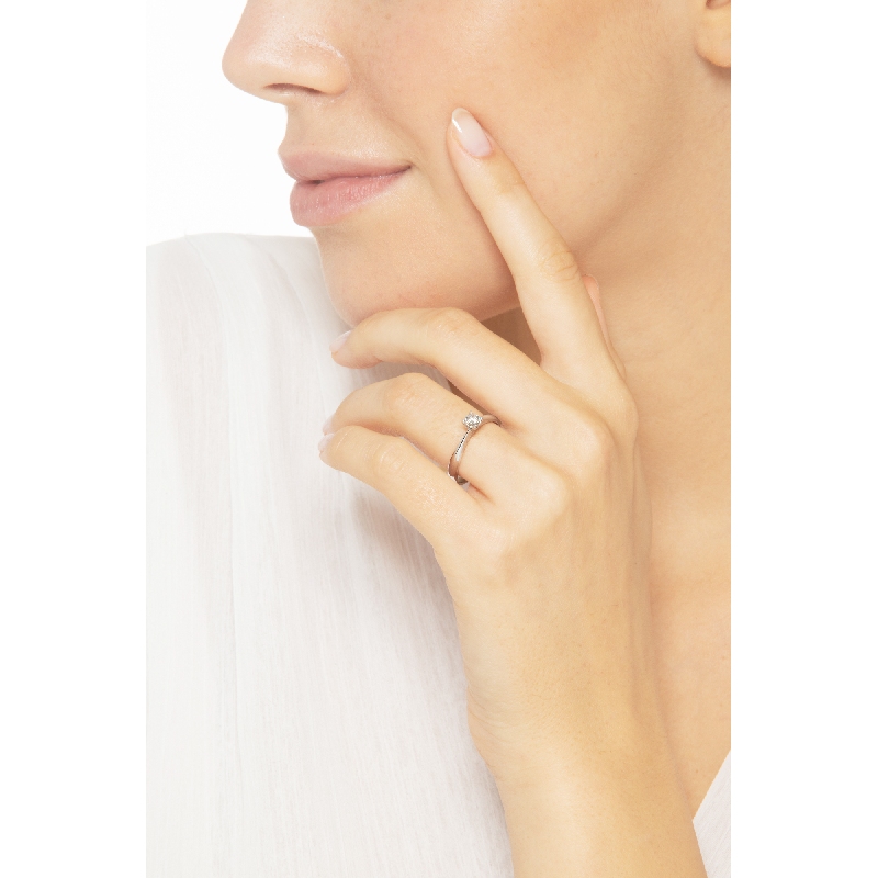 Bague Solitaire en Or Blanc 18k avec Diamant Brillant 0,30 ct