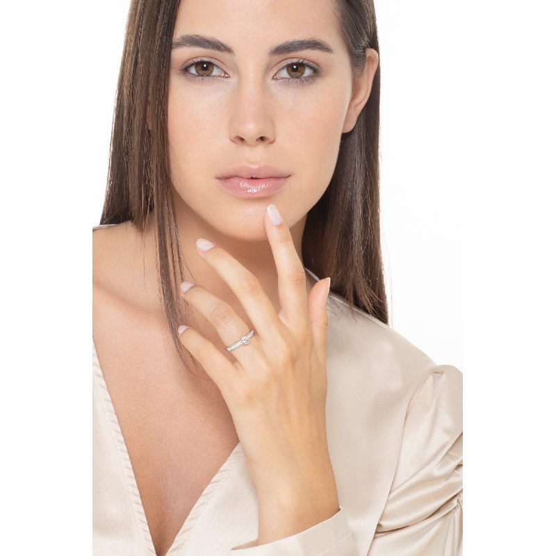 Bague solitaire en or blanc 18ct avec diamant central 0,40 ct Bague solitaire en or blanc 18ct avec diamant central 0,40 ct