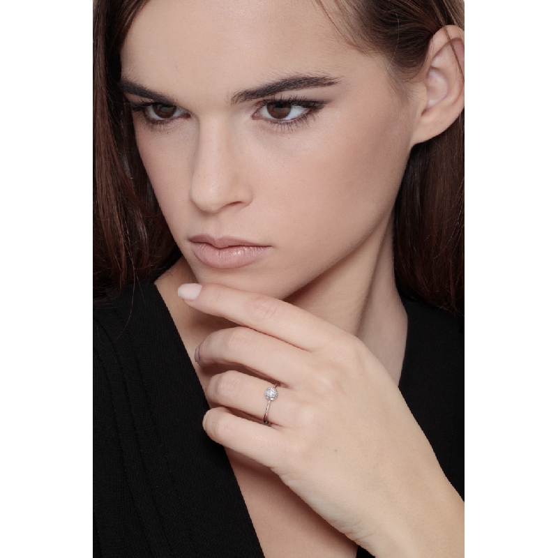 Bague solitaire or blanc 18k cœur diamant 0.30 ct taille brillante