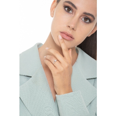 Solitaire en or blanc 18 carats avec un diamant de 0,50 ct