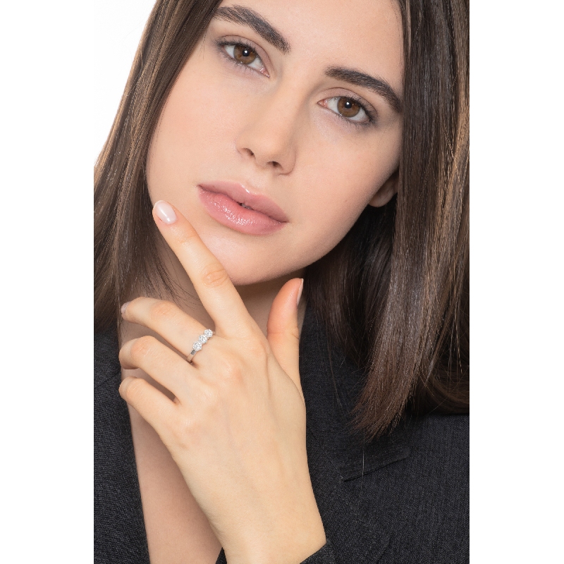 Bague trilogy en or blanc 18k avec diamants taille brillant 0.90 ct