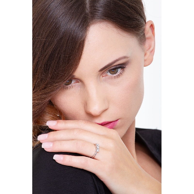 Bague femme Trilogy en or blanc 18K avec diamants Bague femme Trilogy en or blanc 18K avec diamants