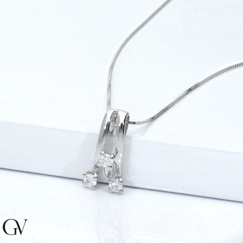 Collier or blanc 18k avec pendentif trilogy diamants