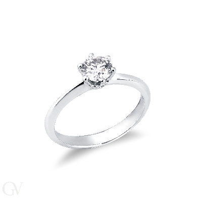 Monture solitaire à six griffes.