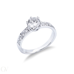 Monture solitaire linéaire à six griffes avec diamants sur la tige. 2