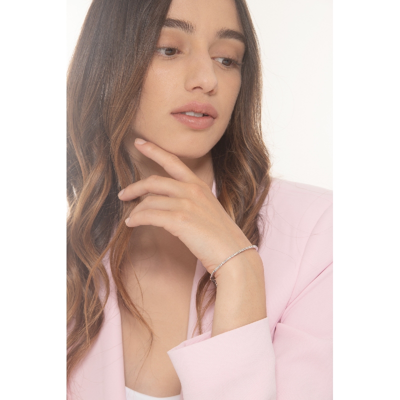 Bracelet en or blanc 18k avec diamants et fermoir sécurisé