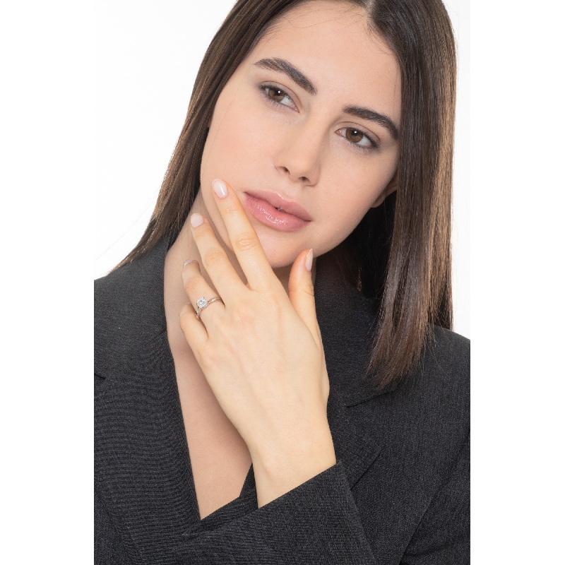 Bague solitaire en or blanc 18 carats avec diamant 1ct