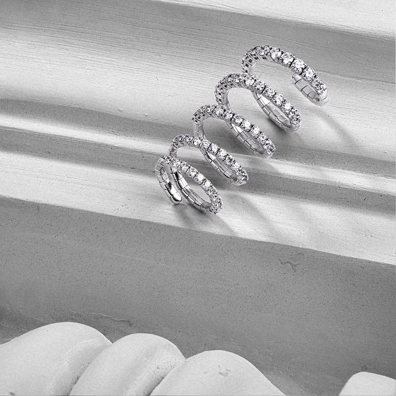 Bague felexible ressort en or blanc 18k avec diamants Bague felexible ressort en or blanc 18k avec diamants