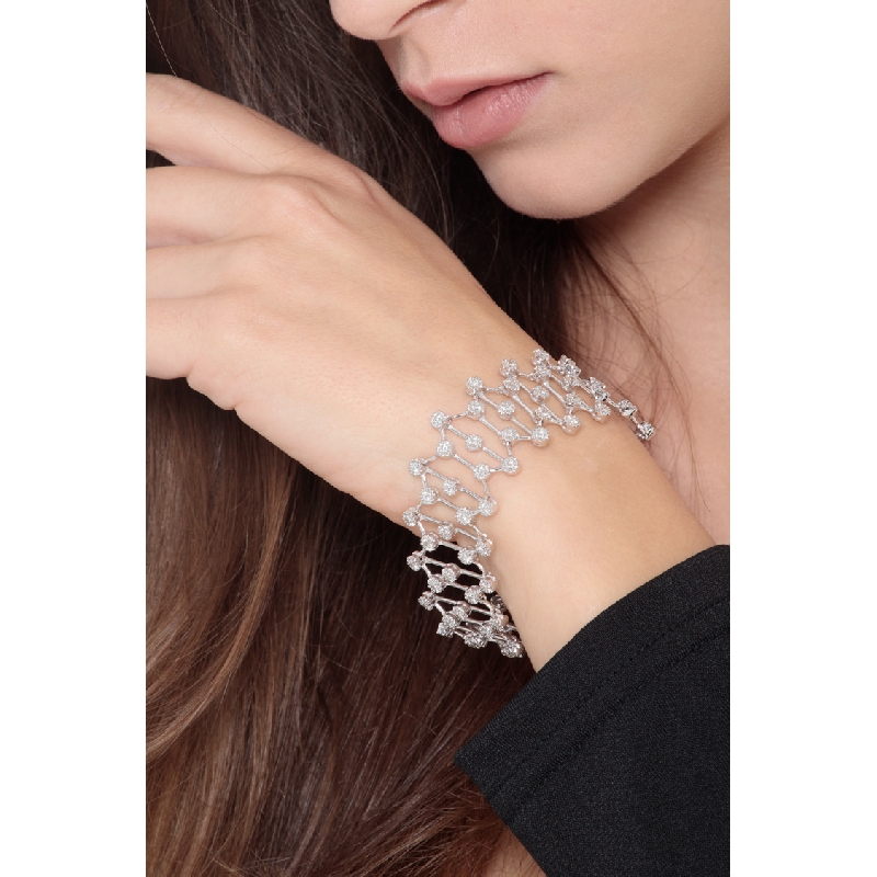 Bracelet en or blanc 18k avec chatons souples et diamants