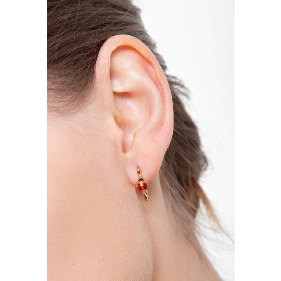 Boucles d'oreilles créoles avec coccinelle en or jaune 18k