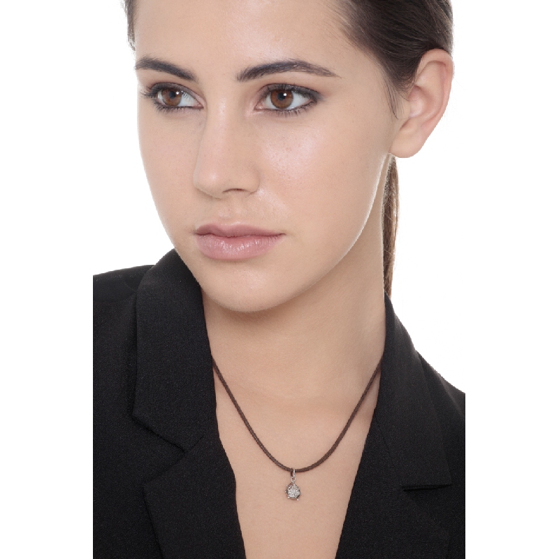 Pendentif en or blanc 18K coccinelle, 1 cm Pendentif en or blanc 18K coccinelle, 1 cm