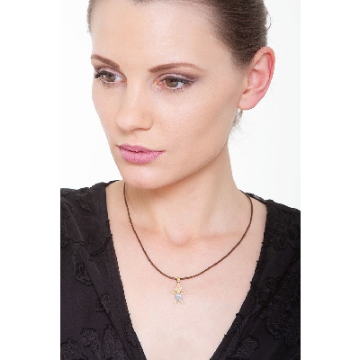 Pendentif enfant en or blanc, jaune et rose