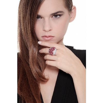 Bague fleurs de rubis pour femme en or blanc 18k et diamants