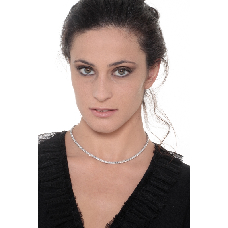 Collier rivière en or blanc 18k avec diamants Collier rivière en or blanc 18k avec diamants