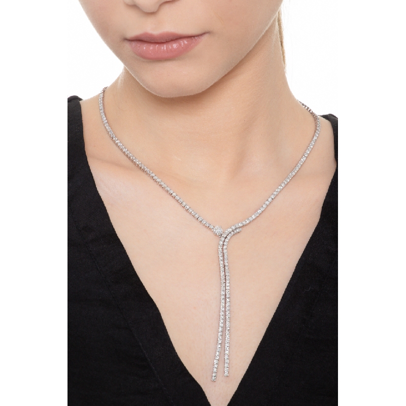 Collier en or blanc 18k à cascade de diamants Collier en or blanc 18k à cascade de diamants