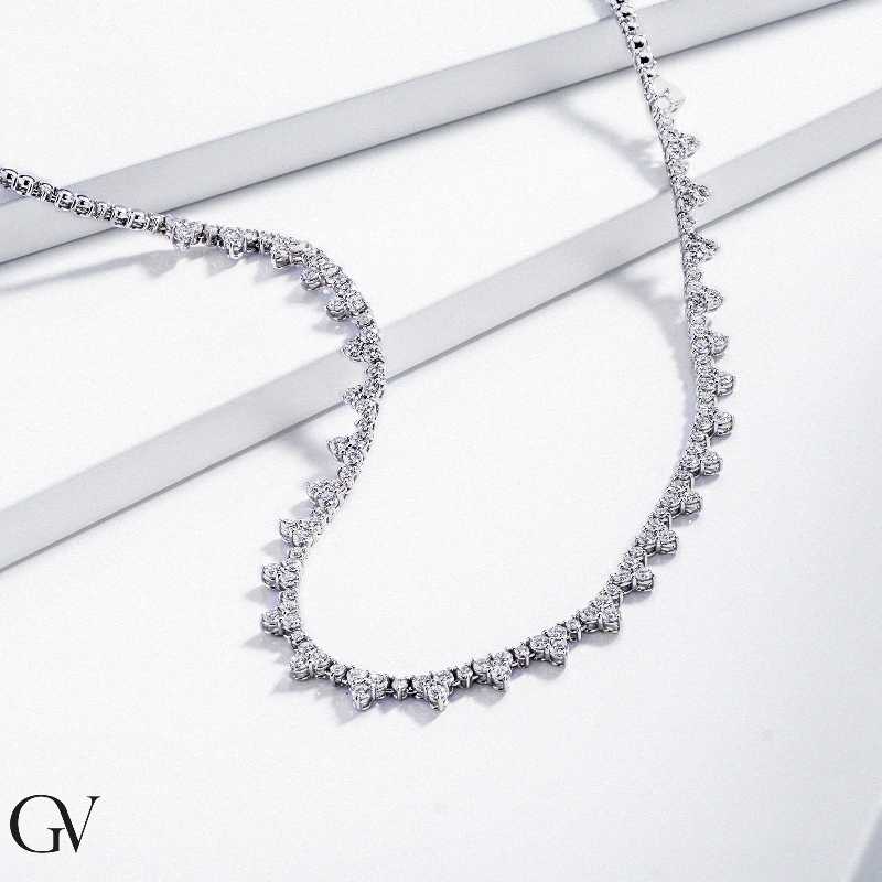 Collier tennis floral en or blanc 18k avec diamants