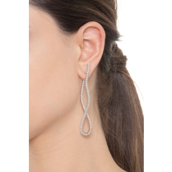 Boucles d’oreilles en or blanc 18k serties de diamants éclatants 2