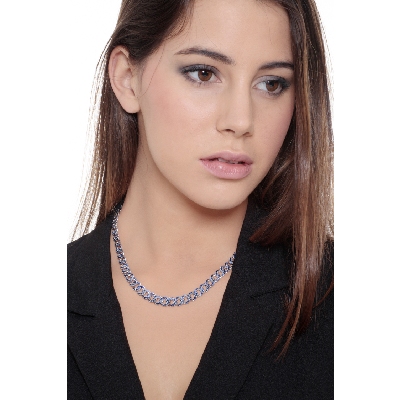 Collier élégant or blanc 18k maillons sertis de saphirs