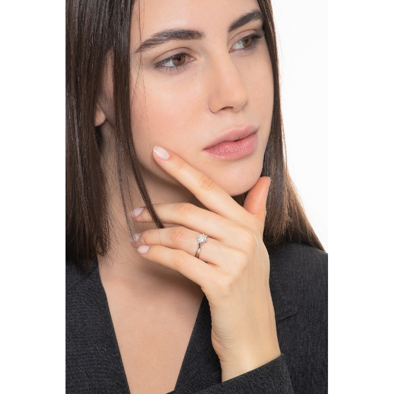 Bague solitaire en or blanc 18 carats avec diamant ct. 1.00 Bague solitaire en or blanc 18 carats avec diamant ct. 1.00
