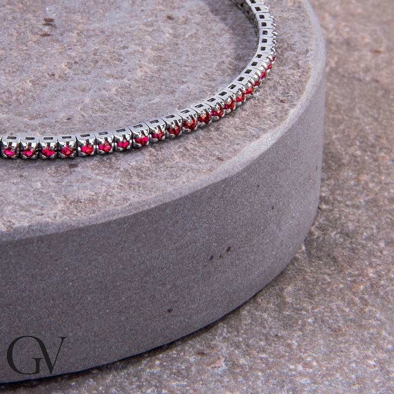 Bracelet Tennis en or blanc 18 carats avec des rubis de 0,01 ct Bracelet Tennis en or blanc 18 carats avec des rubis de 0,01 ct