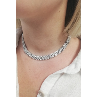 Collier en or blanc 18k avec des diamants