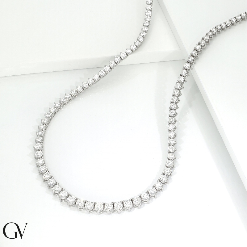 Collier tennis dégradé en or blanc 18 carats avec diamants Collier tennis dégradé en or blanc 18 carats avec diamants