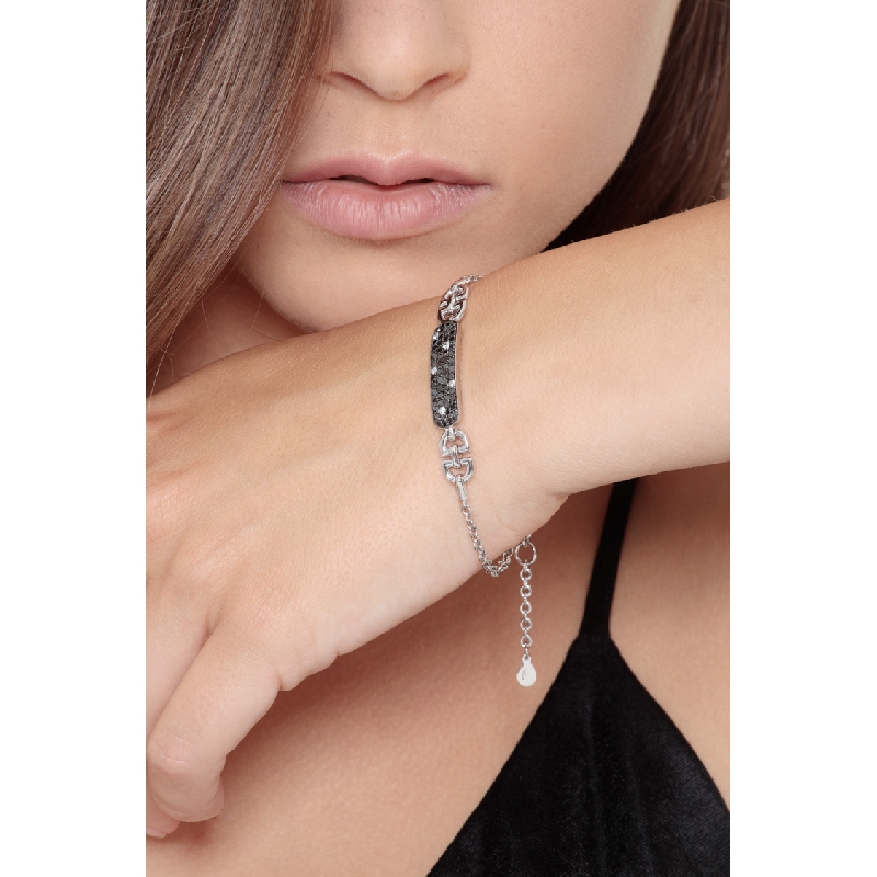 Bracelet diamants noirs et blancs or blanc 18 carats  Bracelet diamants noirs et blancs or blanc 18 carats