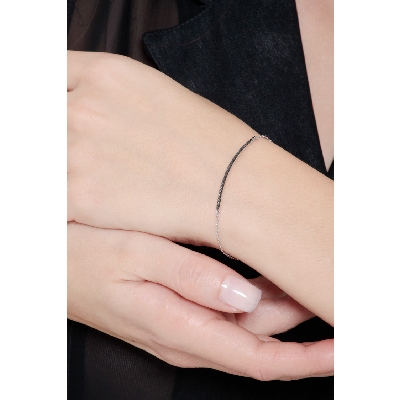 Bracelet barrette en diamants noirs en or blanc 18k 