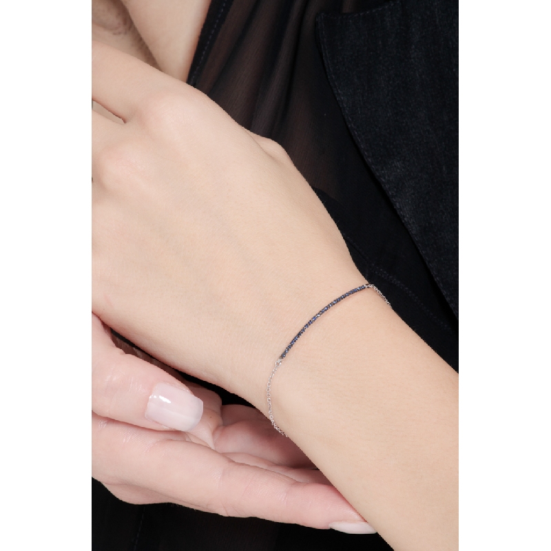 Bracelet barrette à griffes brunies avec saphirs bleu et or blanc 18k  Bracelet barrette à griffes brunies avec saphirs bleu et or blanc 18k