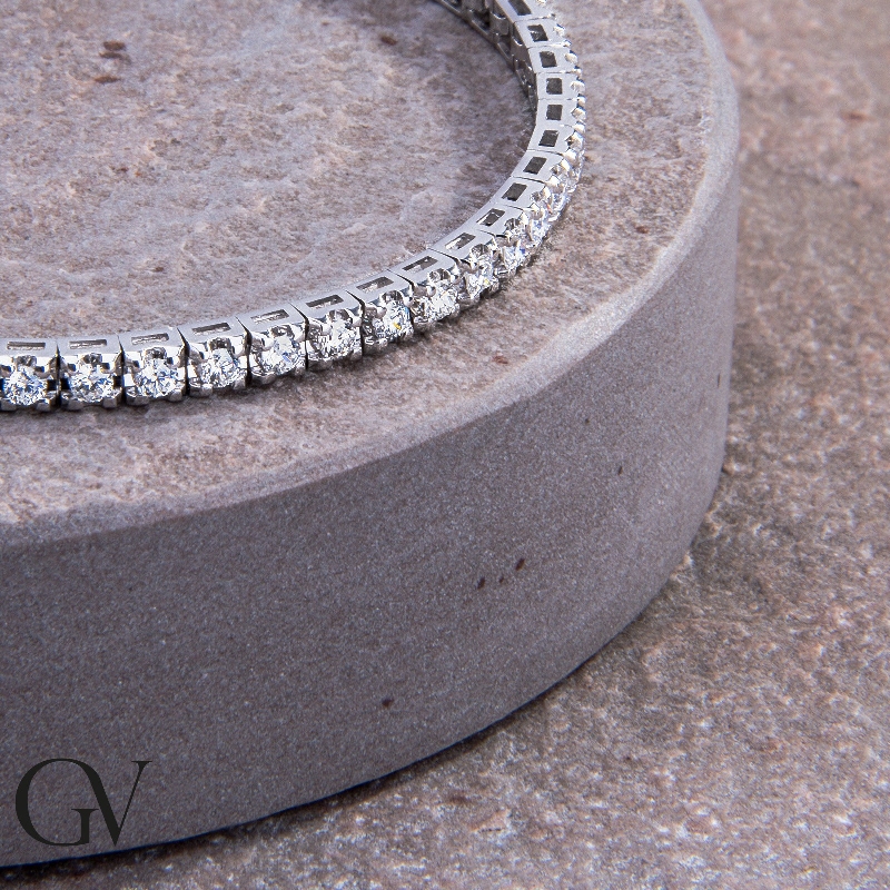 Bracelet tennis en or blanc 18k et diamants blancs Bracelet tennis en or blanc 18k et diamants blancs