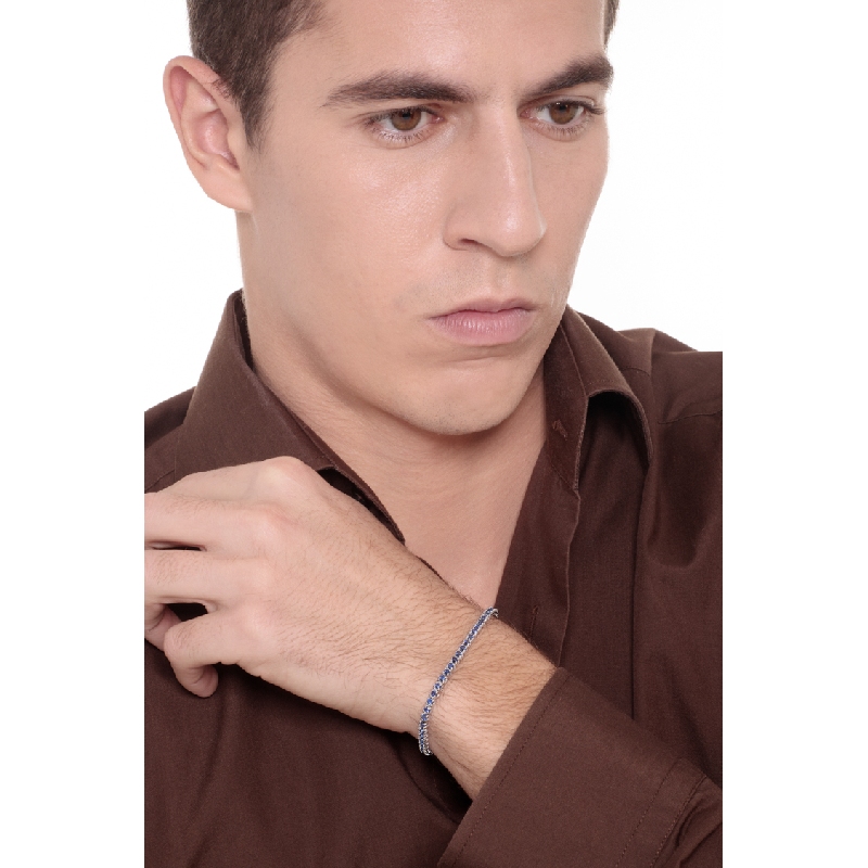 Bracelet Tennis en or blanc 18 carats avec des saphirs bleus Bracelet Tennis en or blanc 18 carats avec des saphirs bleus