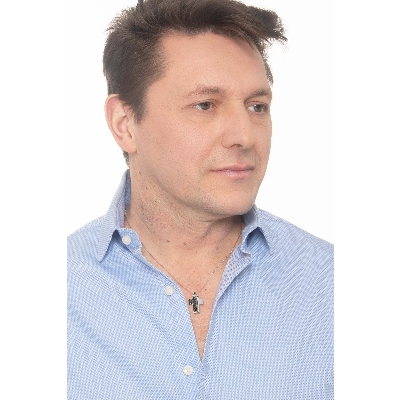 Collier croix or blanc 18k avec diamants noirs 50 cm