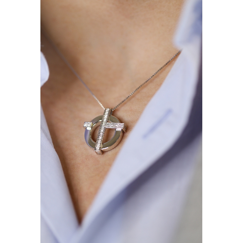 Collier pour homme avec croix en or blanc 18 carats avec diamants Collier pour homme avec croix en or blanc 18 carats avec diamants
