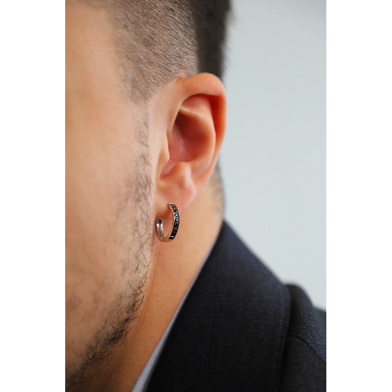 Créole unique en or blanc 18k avec diamants noirs