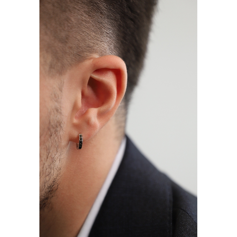 Créole mono en or blanc 18 carats avec diamants Créole mono en or blanc 18 carats avec diamants