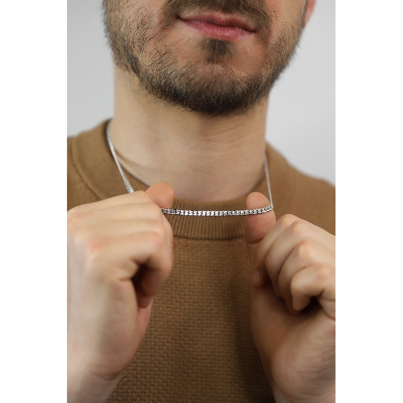 Collier à mailles gourmette en or blanc 18k, cm 50.