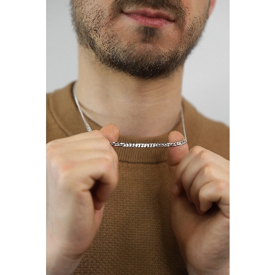 Collier à mailles gourmette en or blanc 18k, cm 50.