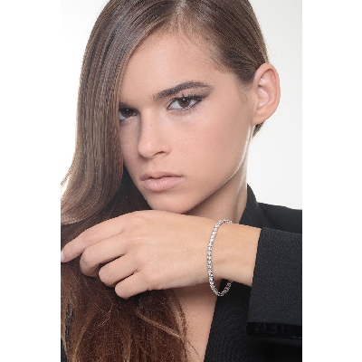 Tennis bracelet en or blanc 18k entouré de diamants