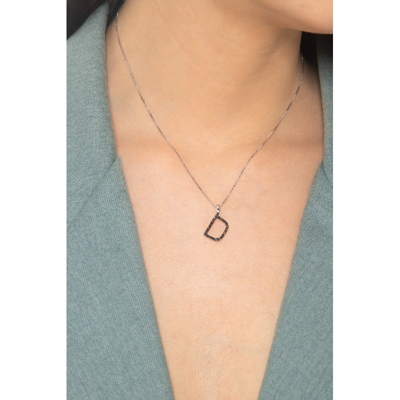 Pendentif lettre D collier femme or blanc et diamants noir Pendentif lettre D collier femme or blanc et diamants noir
