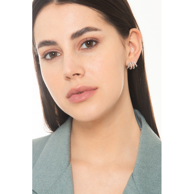 Boucles d'oreilles en or blanc 18 carats avec rangées de diamants Boucles d'oreilles en or blanc 18 carats avec rangées de diamants